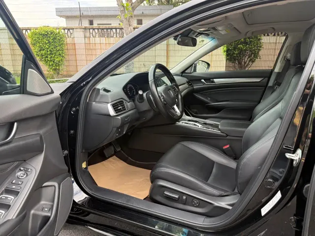 Honda Accord — Фото автомобиля 4