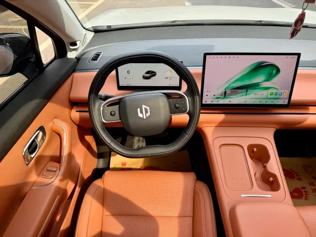 Leapmotor C10 — Фото автомобиля 8