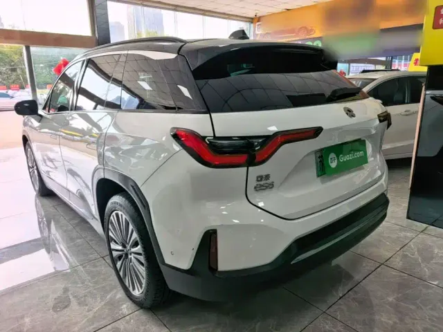 Nio ES6 — Фото автомобиля 4