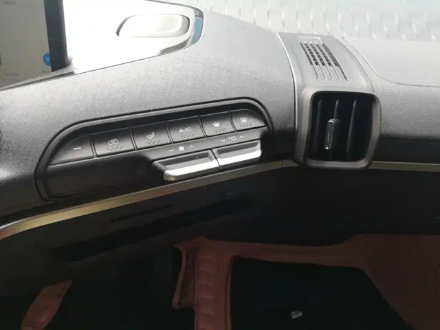 Baojun KiWi EV — Фото автомобиля 12