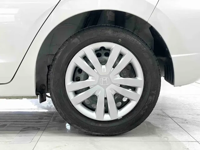 Honda Fit — Фото автомобиля 10