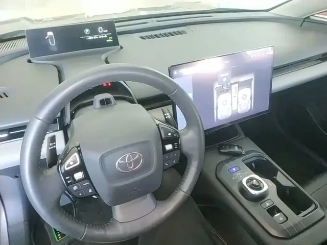 Toyota bZ5 — Фото автомобиля 9