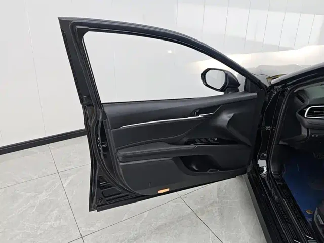 Toyota Camry — Фото автомобиля 7