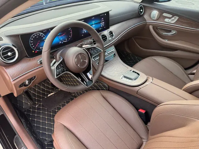 Mercedes-Benz E-Class — Фото автомобиля 5