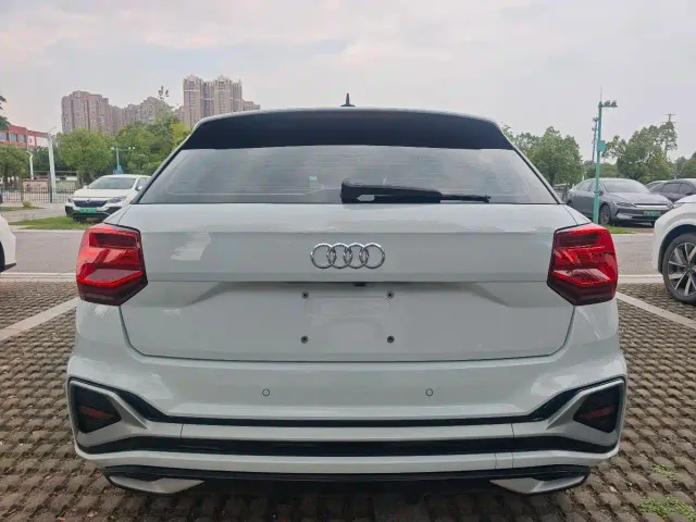 Audi Q2L — Фото автомобиля 4