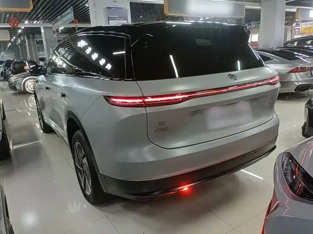 Nio ES8 — Фото автомобиля 4