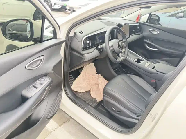 BYD Sealion 05 EV — Фото автомобиля 15