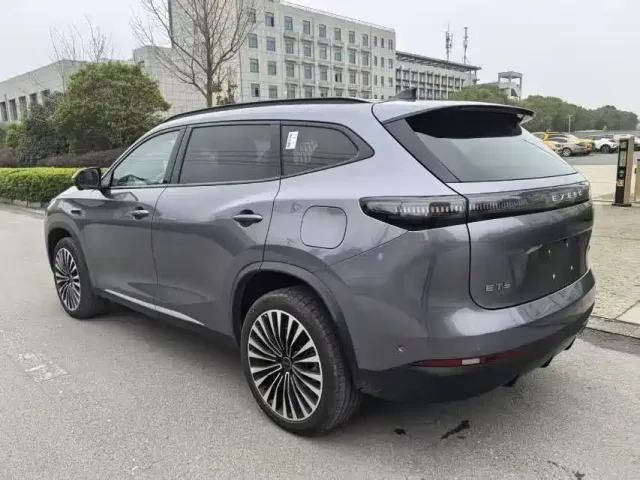 Exeed Starway E05 — Фото автомобиля 4