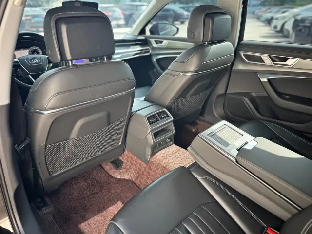 Audi A6L — Фото автомобиля 9