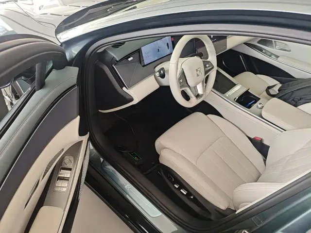 BYD Han L — Фото автомобиля 15