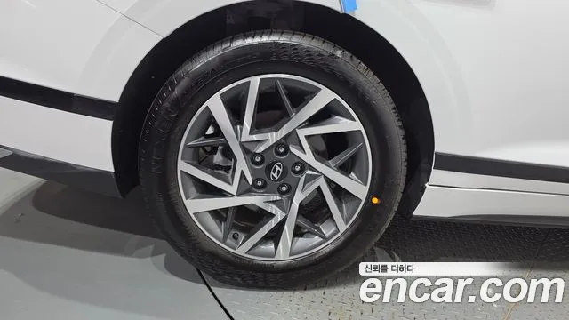 Hyundai Grandeur GN7 — Фото автомобиля 5