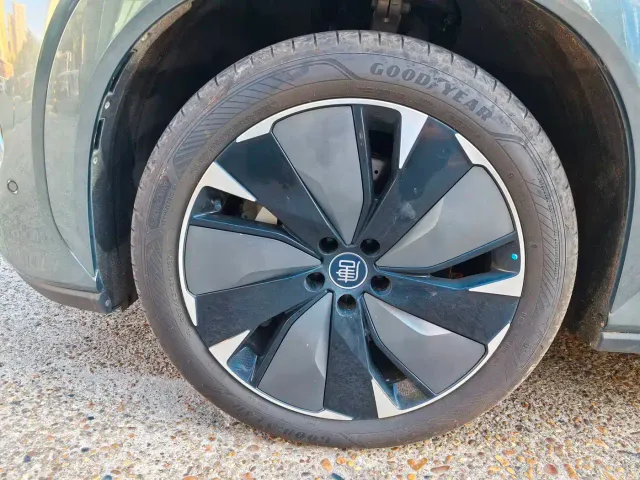 BYD Tang L — Фото автомобиля 7