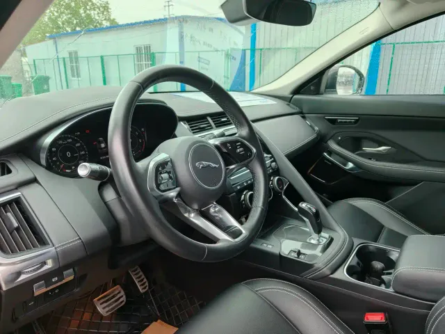 Jaguar E-PACE — Фото автомобиля 7