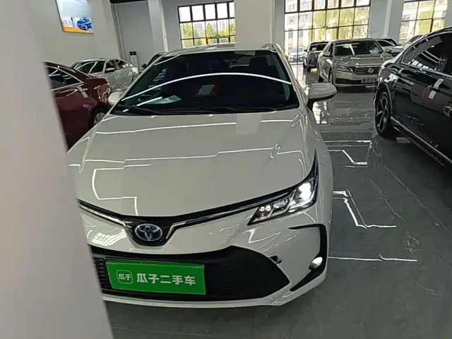 Toyota Corolla — Фото автомобиля 2