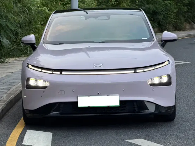 Xpeng P7 — Фото автомобиля 7