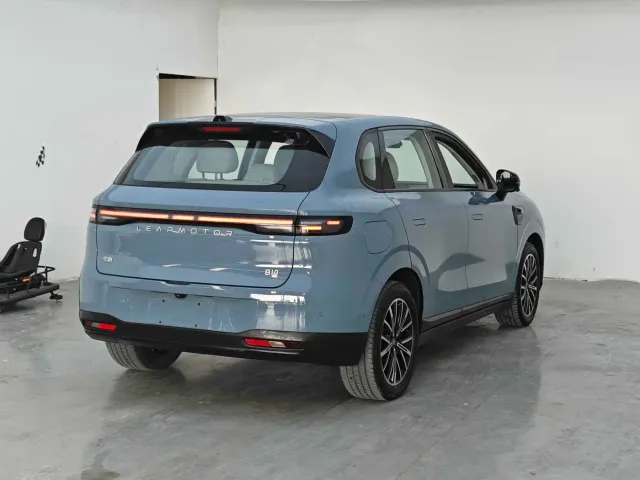 Leapmotor B10 — Фото автомобиля 7