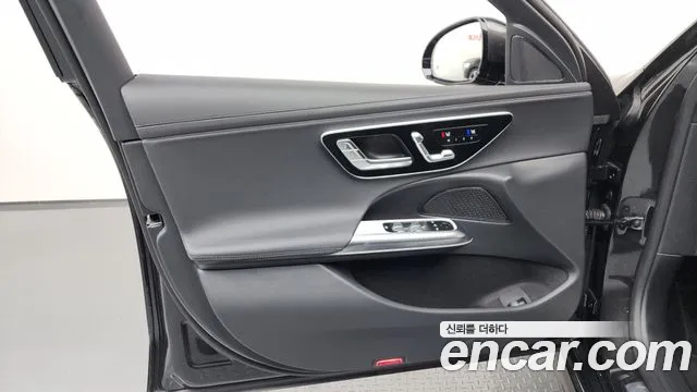 Mercedes-Benz E-Class — Фото автомобиля 20