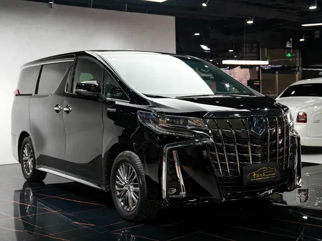 Toyota Alphard — Фото автомобиля 3