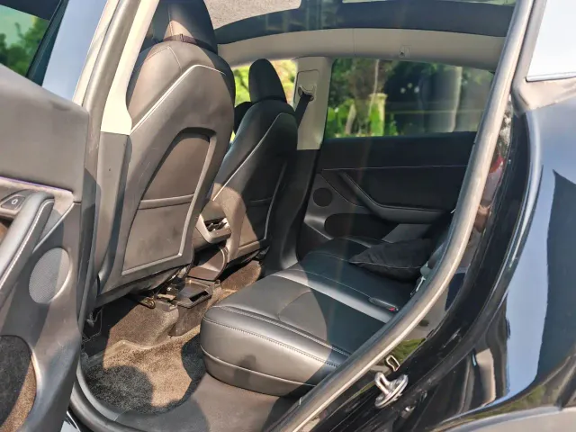 Tesla Model Y — Фото автомобиля 10