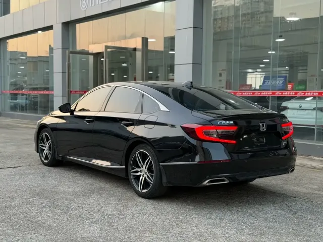 Honda Accord — Фото автомобиля 7