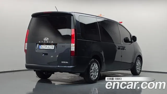 Hyundai Staria Staria — Фото автомобиля 2