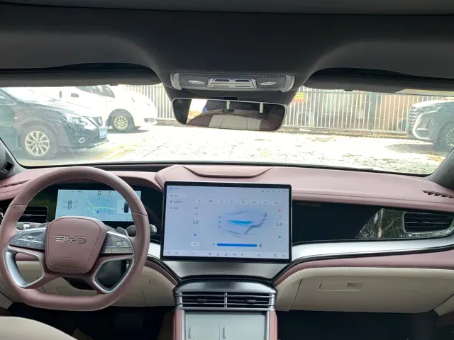 BYD Seal 07 DM-i — Фото автомобиля 7