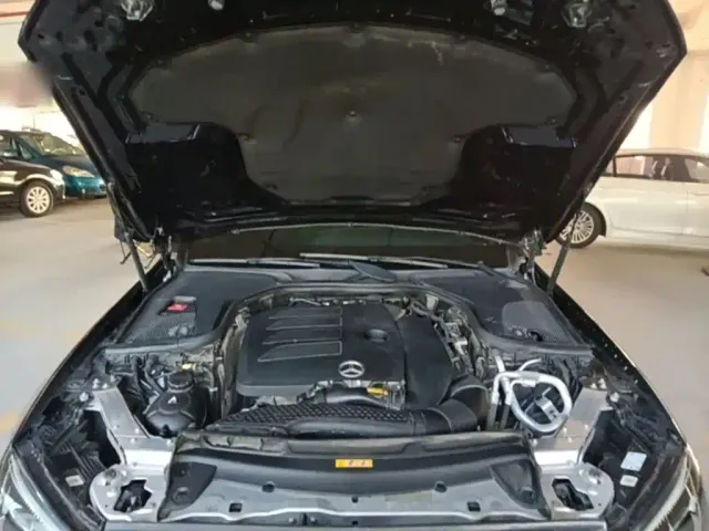 Mercedes-Benz E-Class — Фото автомобиля 19