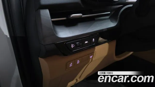 Kia Canival Carnival 4 поколение Бензин 9 мест Prestige — Фото автомобиля 22