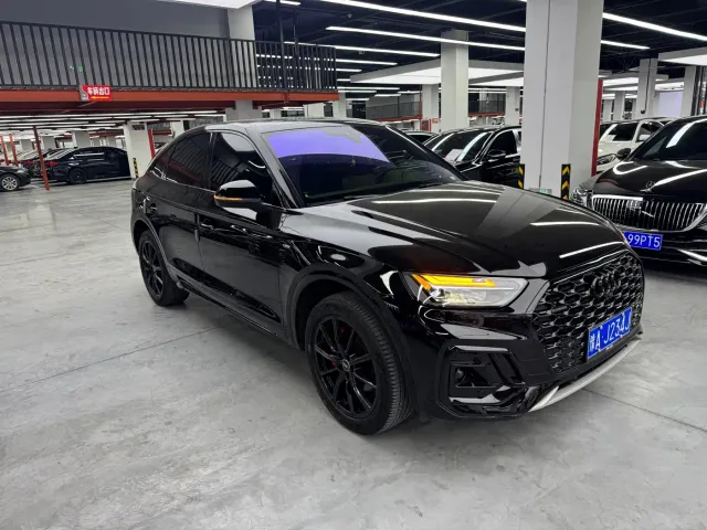 Audi Q5L Sportback — Фото автомобиля 3
