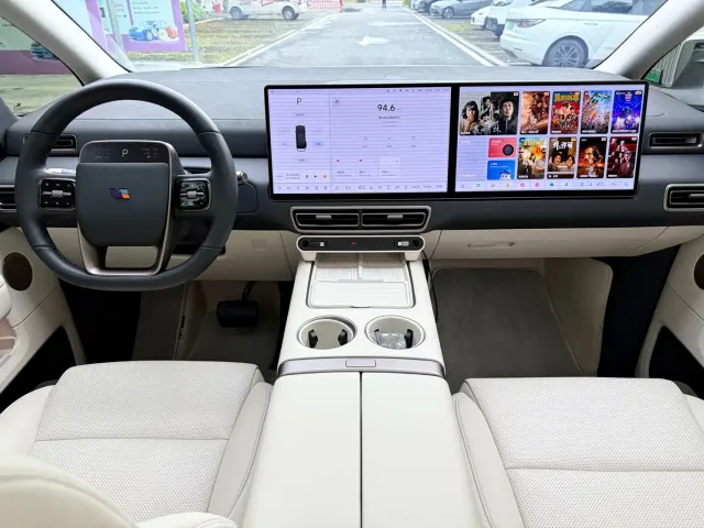 Li Auto MEGA — Фото автомобиля 16