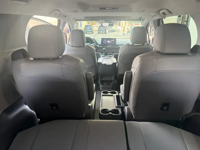 Toyota Granvia — Фото автомобиля 18