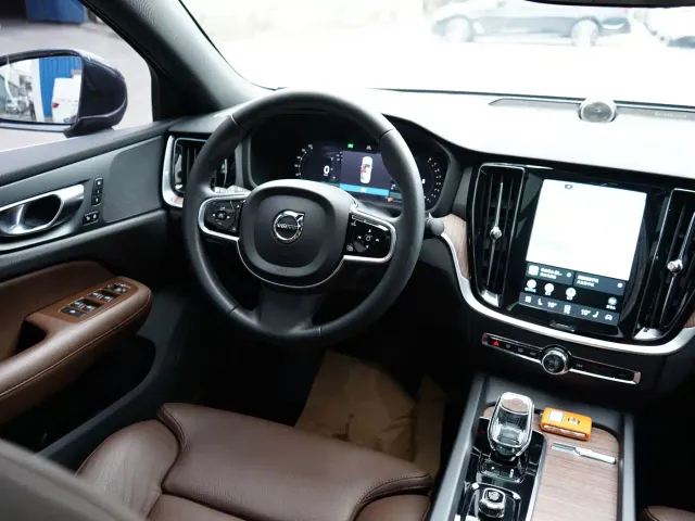 Volvo S60 — Фото автомобиля 13
