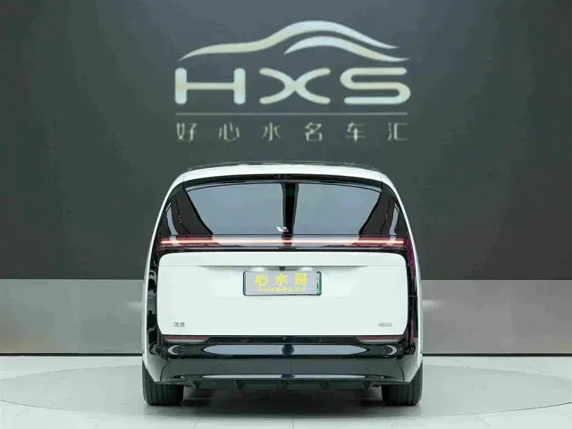Li Auto MEGA — Фото автомобиля 5