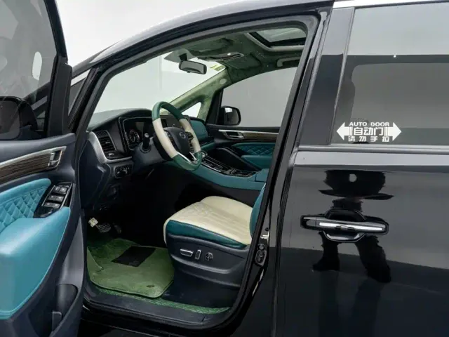 GAC Trumpchi M8 — Фото автомобиля 28
