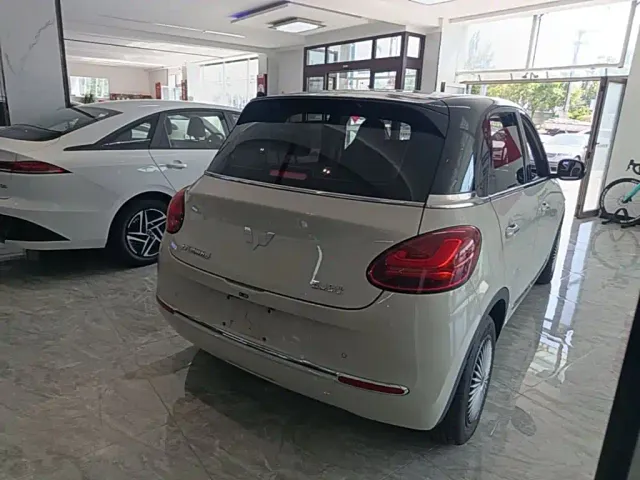 Wuling Bingo — Фото автомобиля 6
