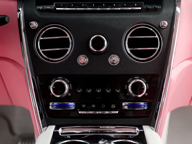 Rolls-Royce Cullinan — Фото автомобиля 13