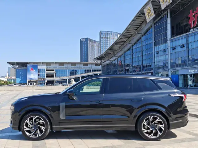 Lynk & Co 09 EM-P — Фото автомобиля 5