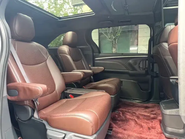 Toyota Granvia — Фото автомобиля 10