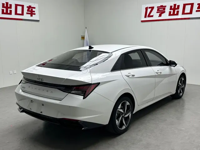 Hyundai Elantra — Фото автомобиля 20