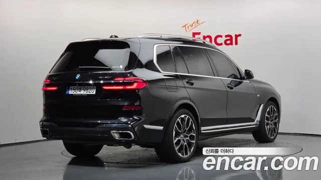 BMW X7 — Фото автомобиля 2