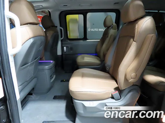 Hyundai Staria Staria 4WD Lounge 9 мест — Фото автомобиля 11