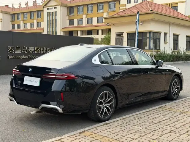 BMW BMW i5 2025 eDrive 40L M Sport Package — Фото автомобиля 5