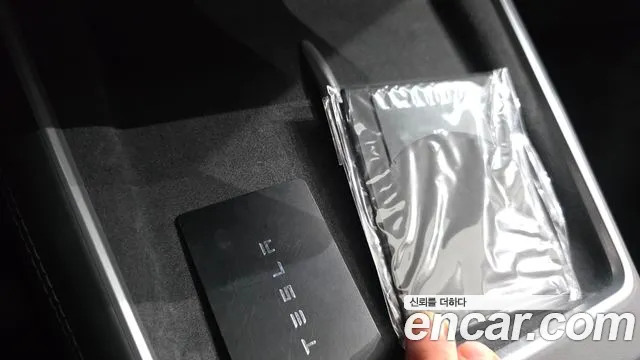 Tesla Model Y — Фото автомобиля 27