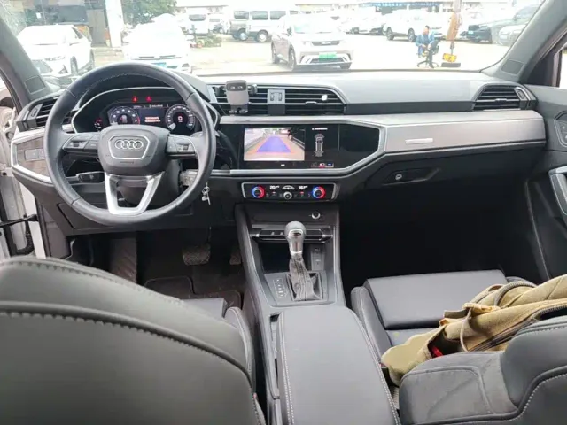Audi Q3 — Фото автомобиля 9