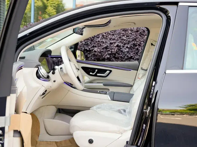Mercedes-Benz EQS SUV — Фото автомобиля 10