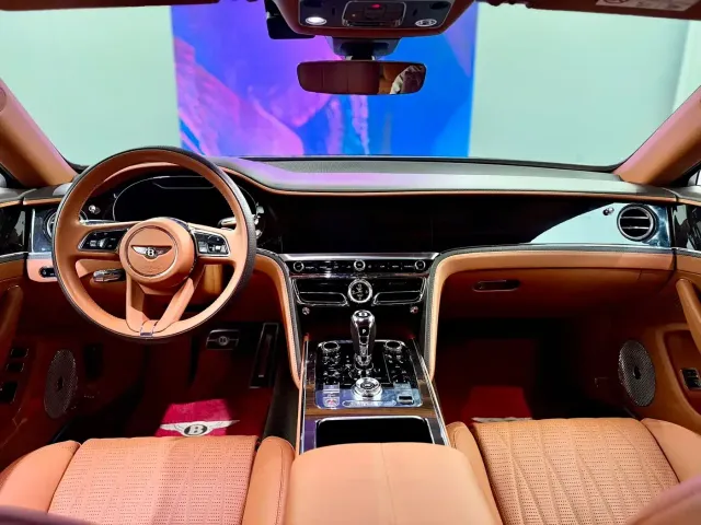 Bentley Flying Spur Plug-in Hybrid 2022 2.9T V6 Hybrid — Фото автомобиля 26