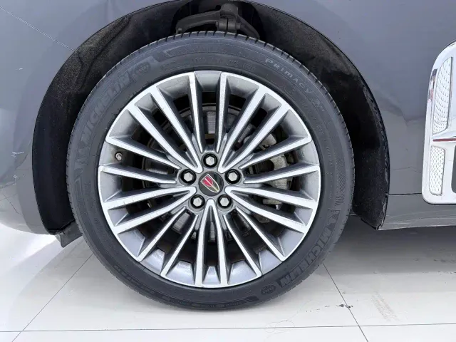 Hongqi H9 — Фото автомобиля 18