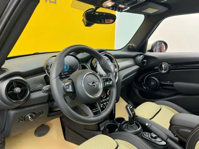MINI Hatch — Фото автомобиля 16