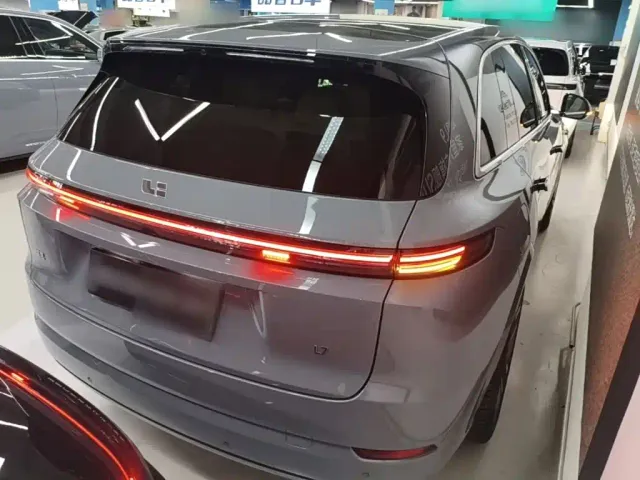Li Auto L7 — Фото автомобиля 6