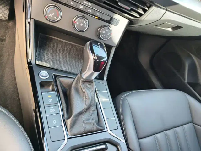 Volkswagen Passat — Фото автомобиля 13